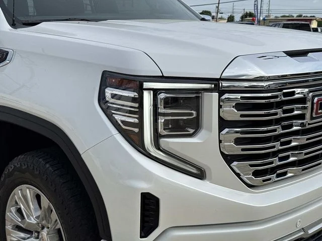 Used 2024 White GMC Denali image 5