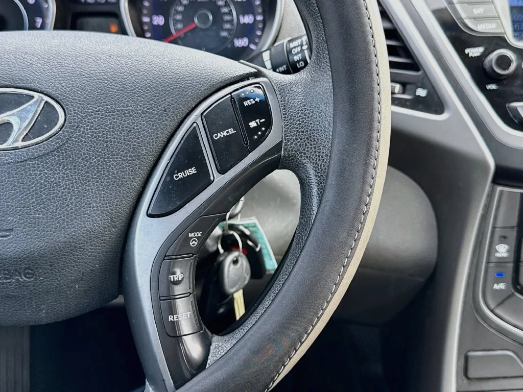 Used 2014 Harbor Gray Metallic Hyundai SE image 15