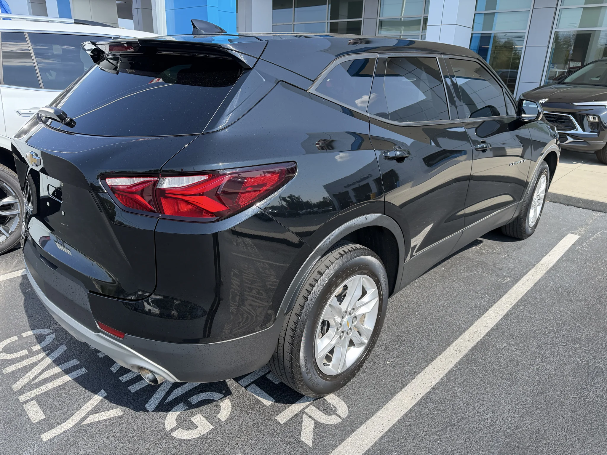 Used 2022 BLACK Chevrolet LT image 7