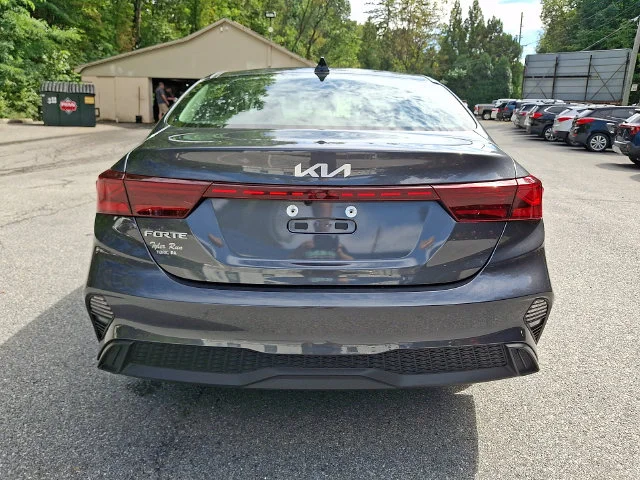 Used 2023 Gray Kia LXS image 9