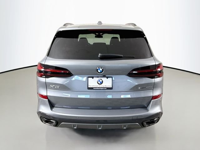 New 2026 Gray Metallic BMW xDrive40i image 6