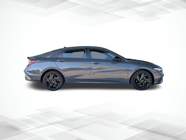 Used 2026 Gray Hyundai SEL Sport image 3
