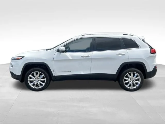 Used 2016 Jeep Cherokee Limited with VIN 1C4PJMDS6GW155500 for sale in Scranton, PA