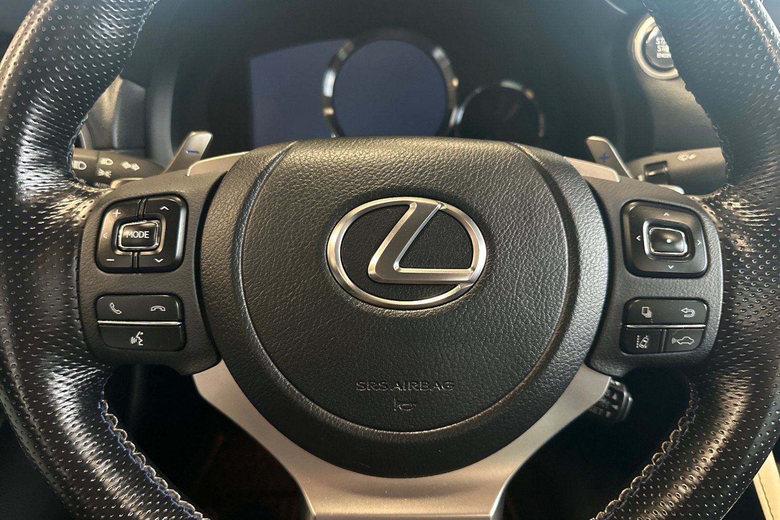 2023 Lexus RC F - Photo 18