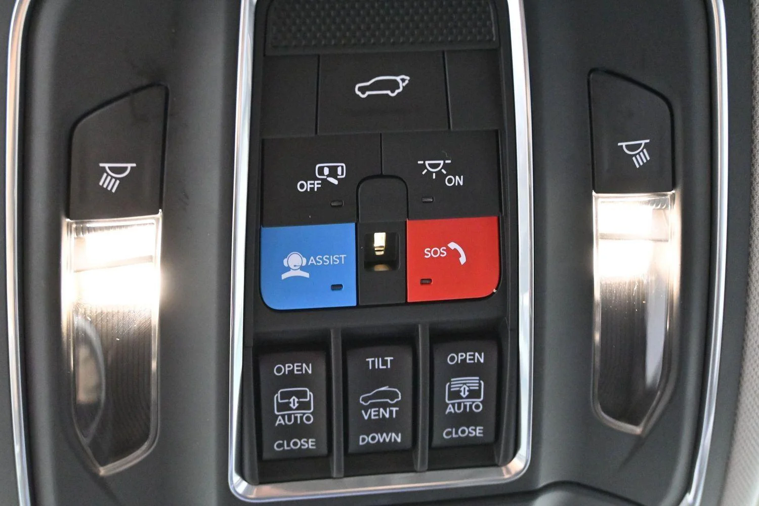 Used 2023 Rocky Mountain Pearlcoat Jeep 4xe image 31