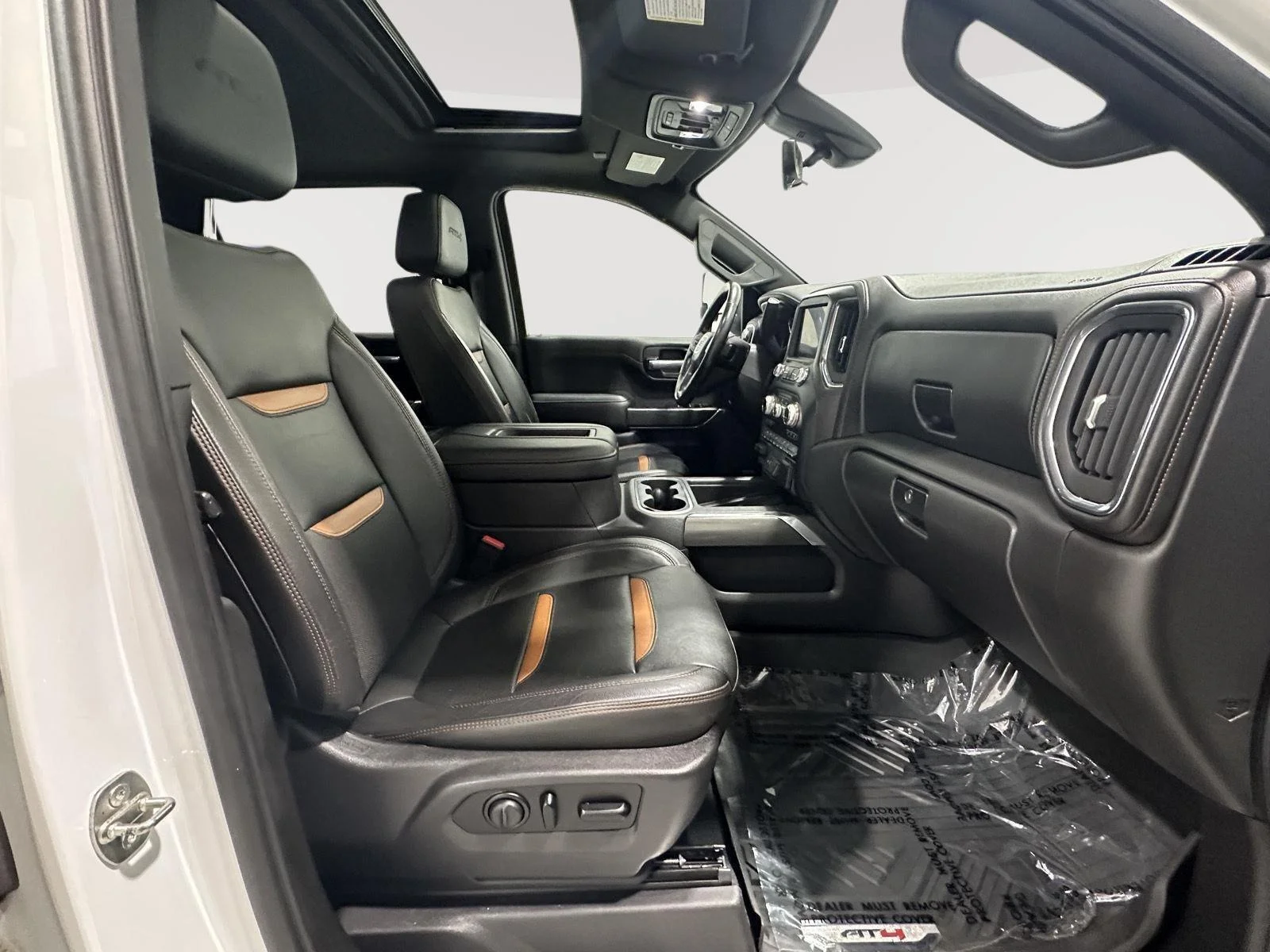 Used 2021 SUMMIT WHITE GMC AT4 image 28