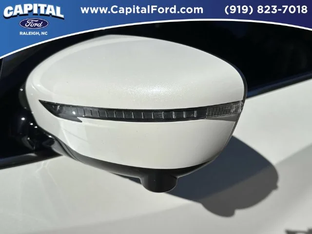 Used 2021 White Nissan Platinum image 12