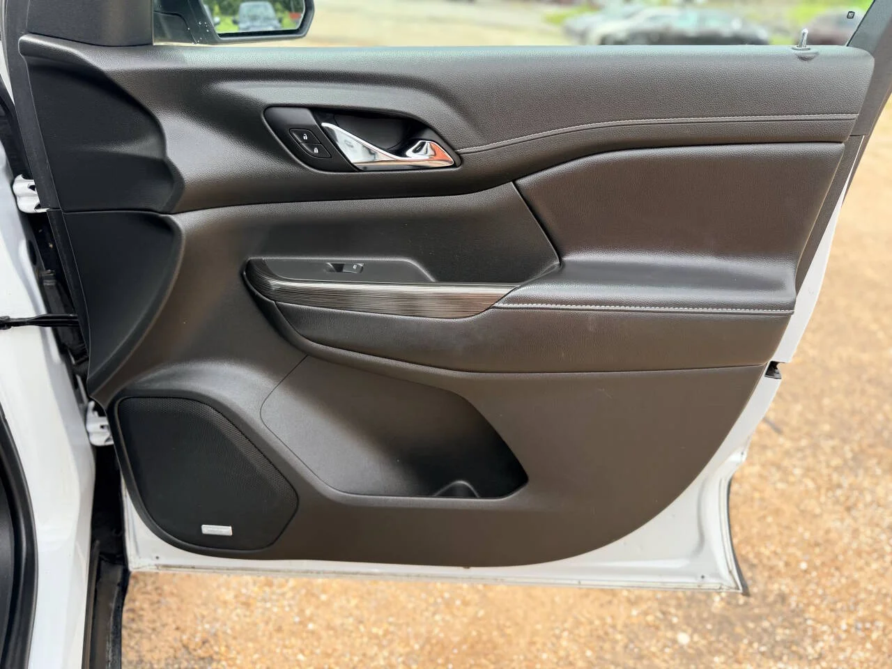 Used 2019 White GMC SLT 1 4dr SUV image 31
