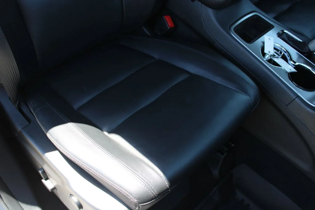 Used 2021 Silver Jeep Limited image 14
