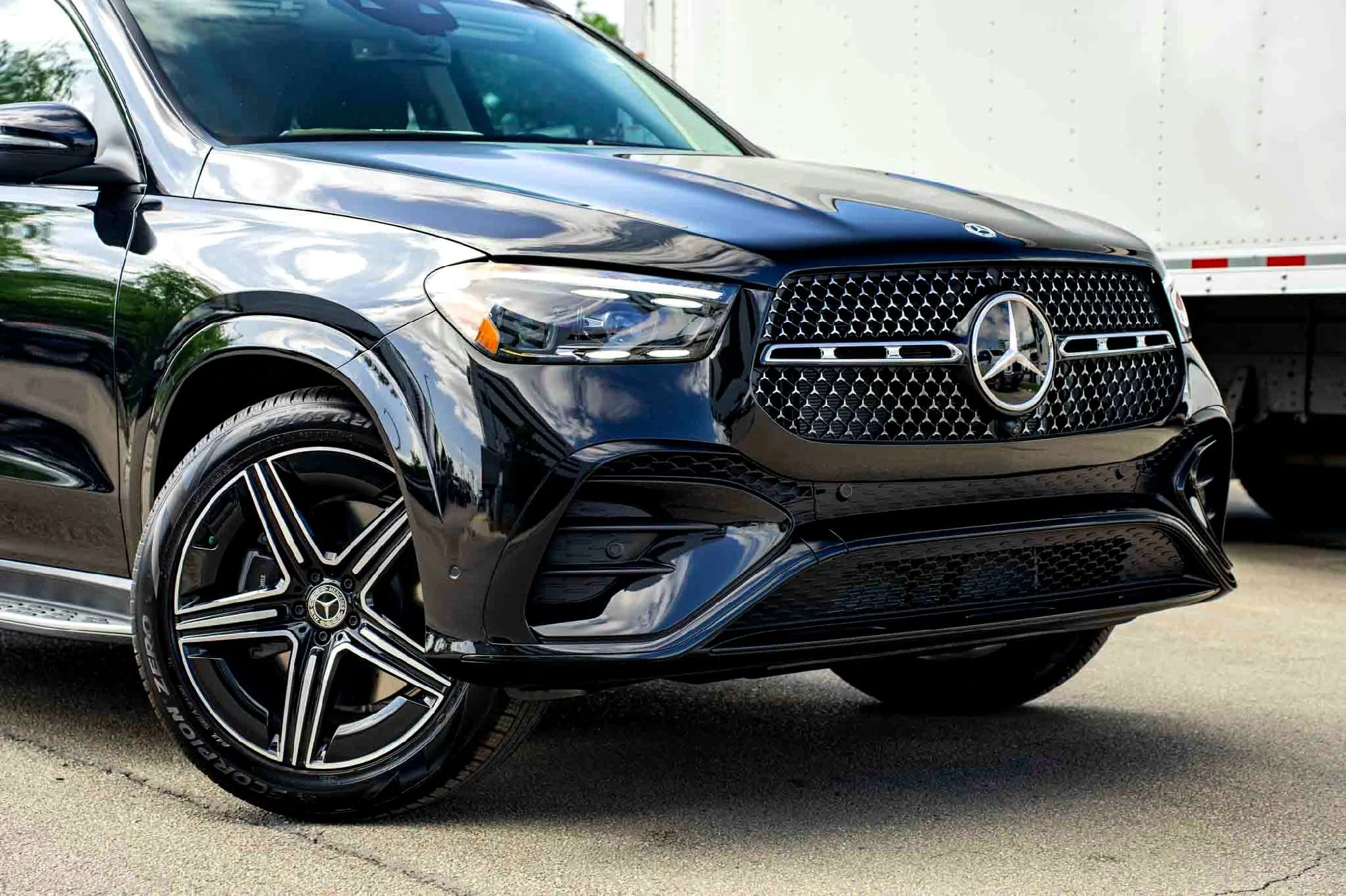 New 2026 Obsidian Mercedes-Benz GLE 450 image 3