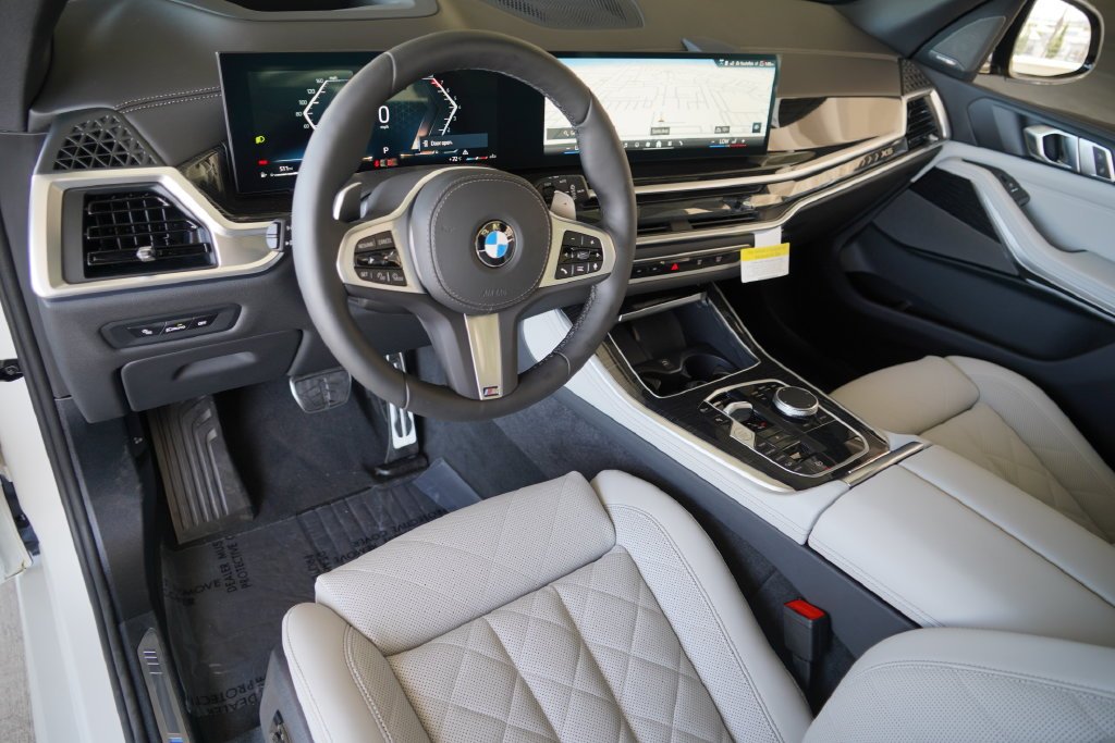 New 2026 Mineral White Metallic BMW xDrive40i image 16