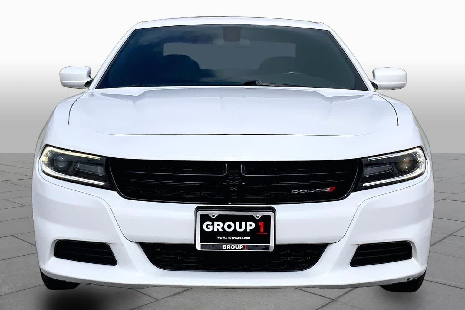 Used 2021 White Knuckle Clearcoat Dodge SXT image 4
