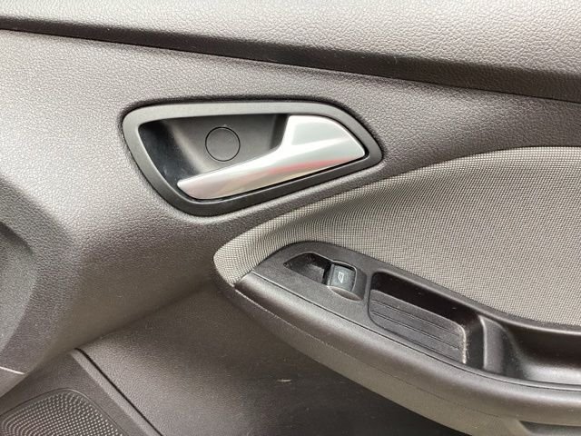 Used 2014 Red Ford SE image 20