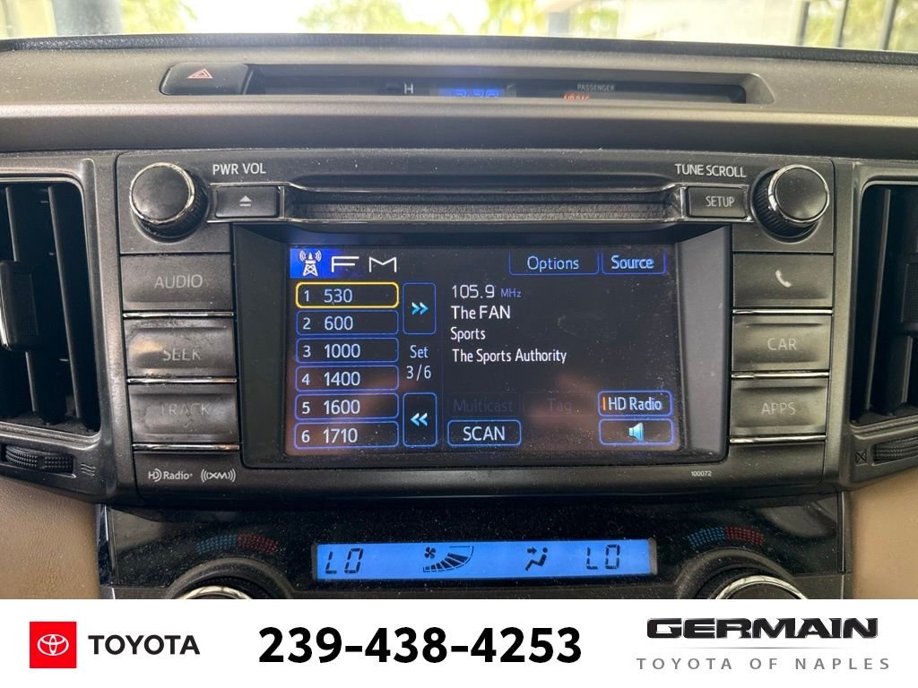 Used 2013 White Toyota XLE image 17
