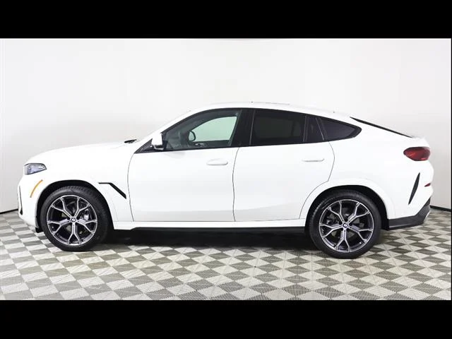 Used 2026 Alpine White BMW xDrive40i image 3