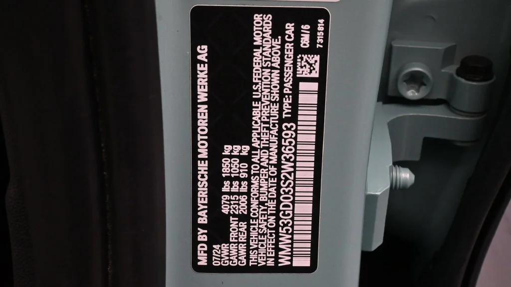 Certified Used 2025 Green MINI Signature Plus image 24