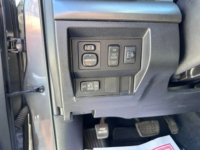 Used 2017 Gray Toyota SR5 image 12