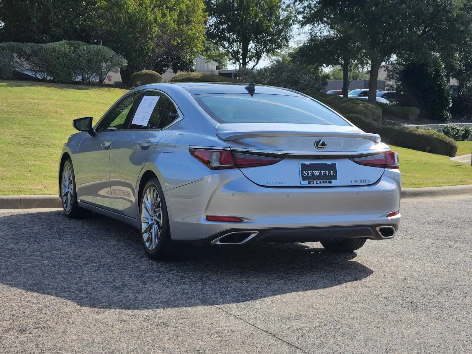 Certified Used 2022 IRIDIUM Lexus Ultra Luxury image 3