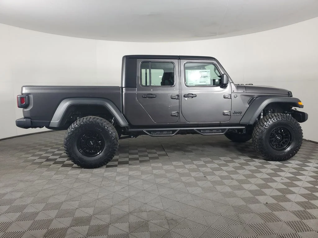 New 2026 Granite Crystal Metallic Clear-Coat Exterior Paint Jeep Sport image 3