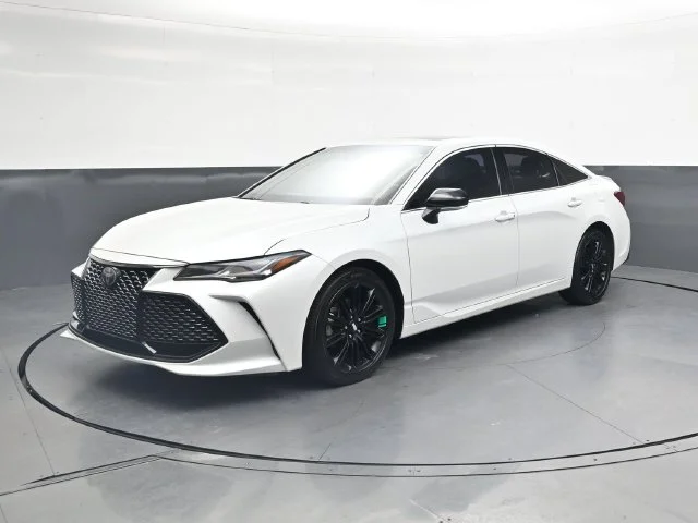 Used 2019 Pearl Toyota Touring image 10