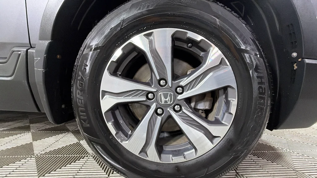 Used 2017 Gray Honda LX image 35
