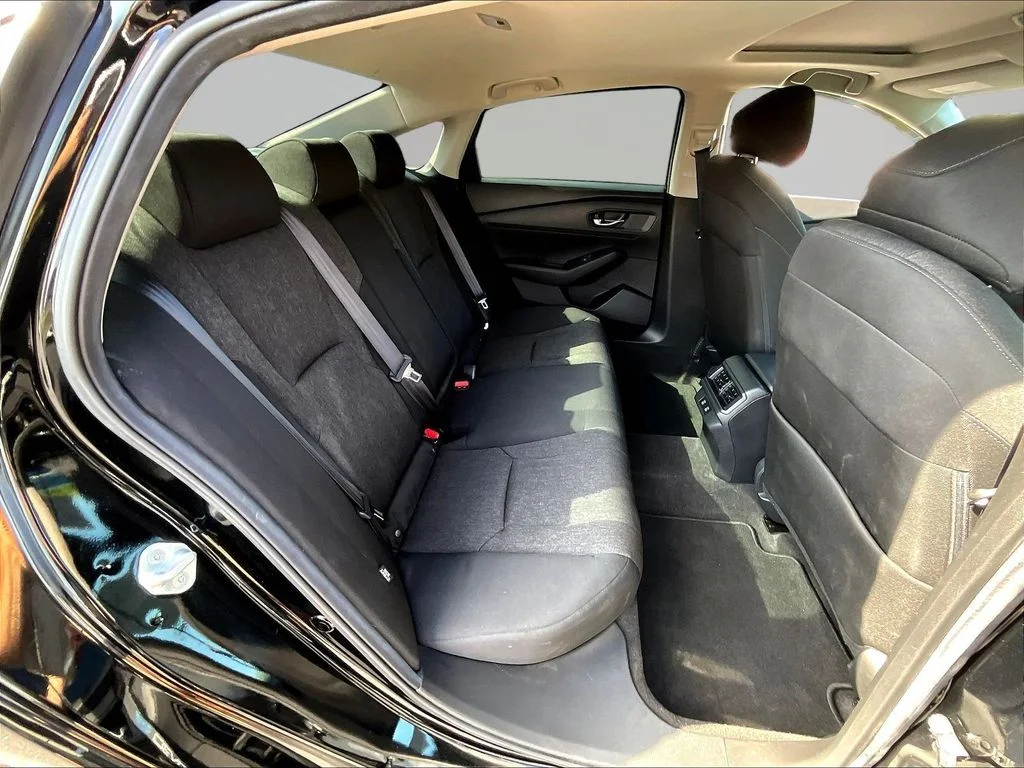 Used 2025 Crystal Black Pearl Honda SE image 25