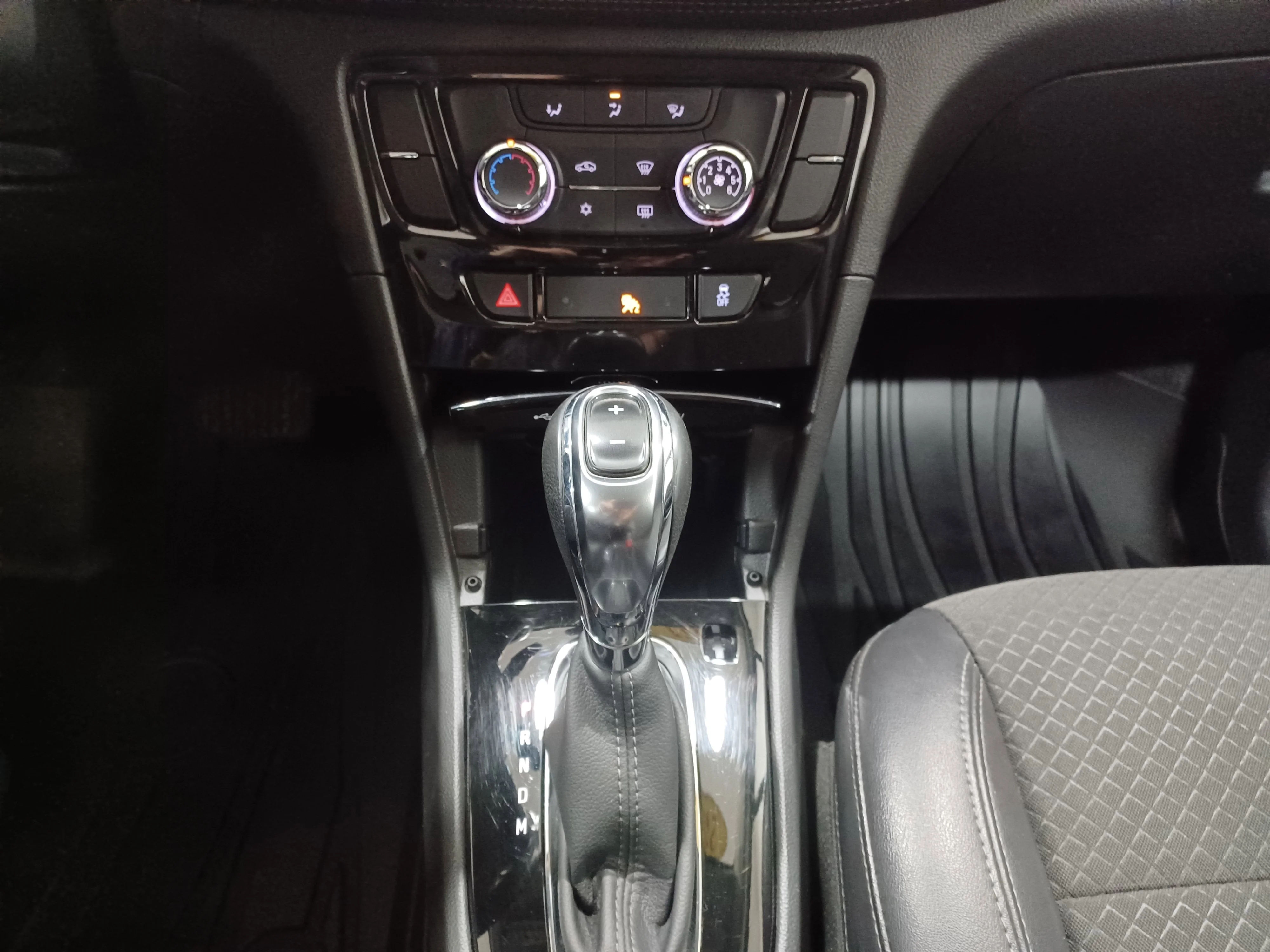 Certified Used 2021 Quicksilver Metallic Buick Preferred*Remote Start | Blind Spot Detection | Park Assist | Roof Rails image 15