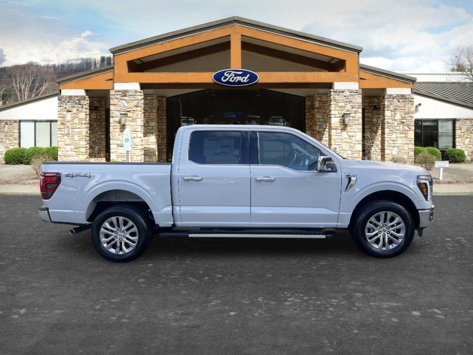 New 2026 Avalanche Ford Lariat® image 4