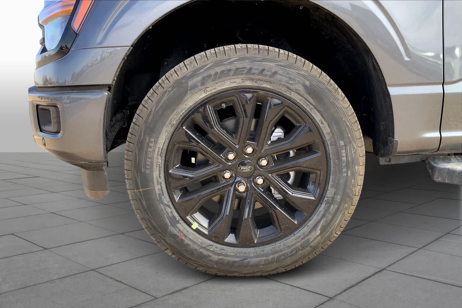 New 2026 Carbonized Gray Metallic Ford XLT image 11