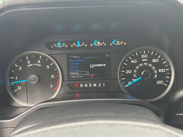 Used 2015 Silver Ford XLT image 24