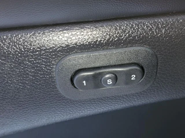 Used 2016 Silver Jeep Limited image 30
