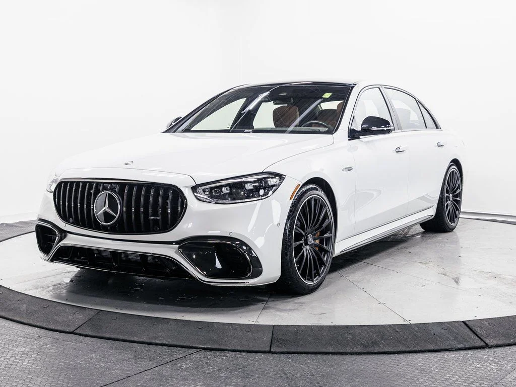 Used 2025 MANUFAKTUR Moonlight White Metallic Mercedes-Benz S 63 E AMG® image 3