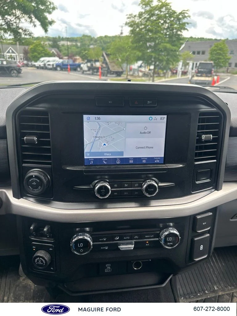 Used 2021  Ford  image 16