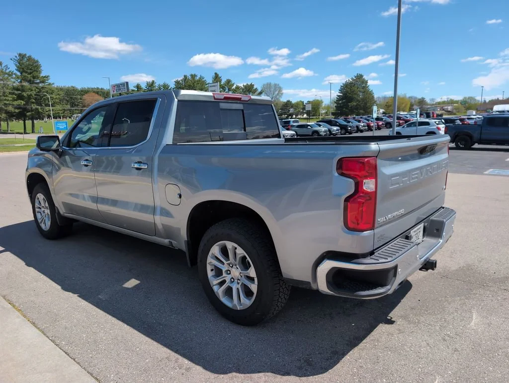 2025 Chevrolet Silverado 1500 LTZ - Photo 6
