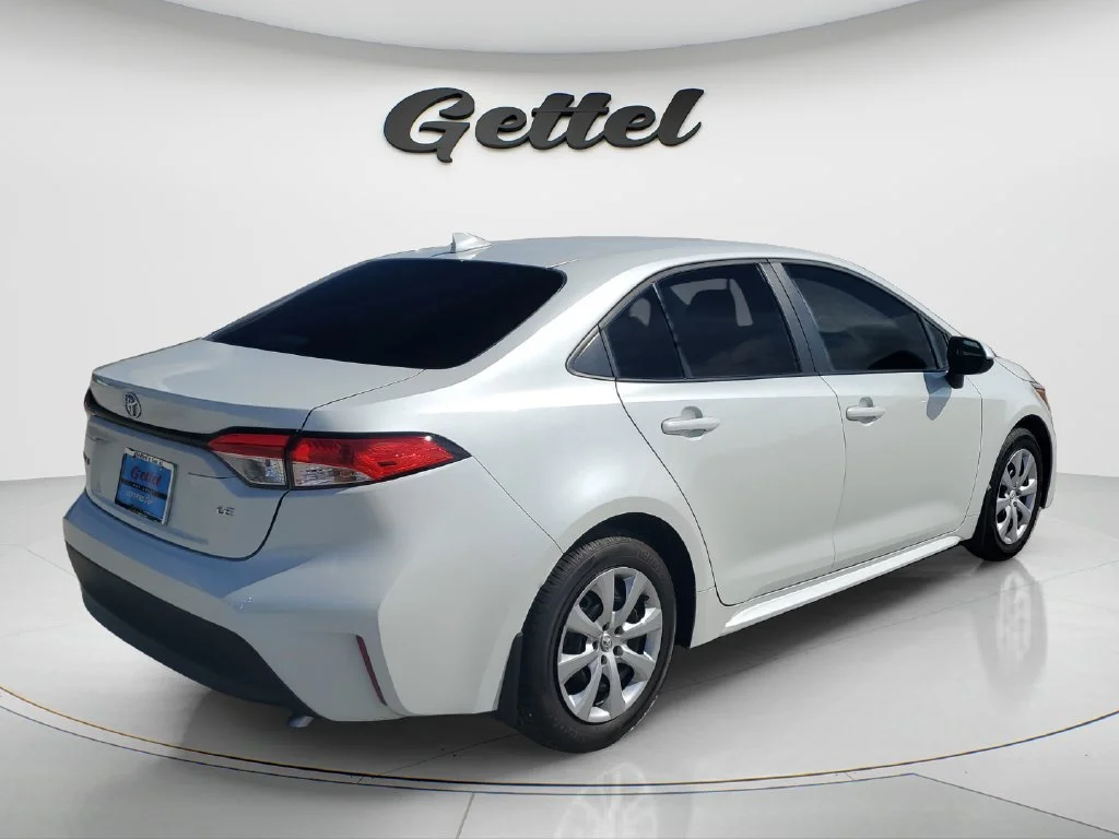 Used 2026 Off-white Toyota LE image 5