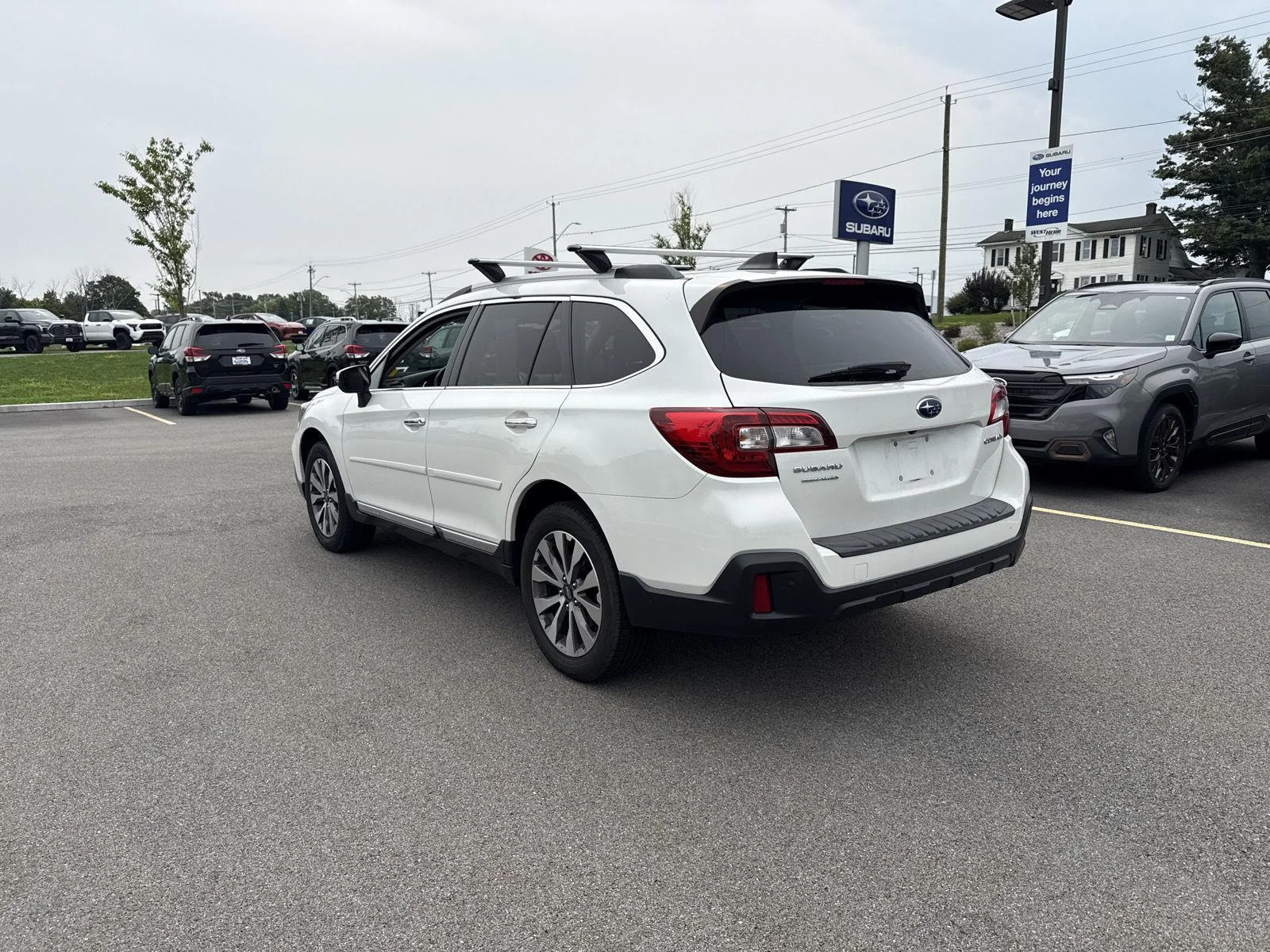 Used 2019 Crystal White Pearl Subaru Touring image 5
