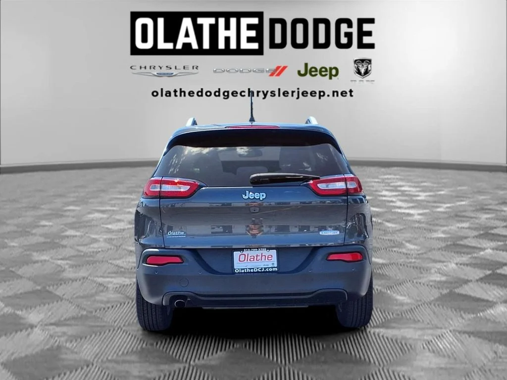 Used 2016 Gray Jeep Latitude image 25
