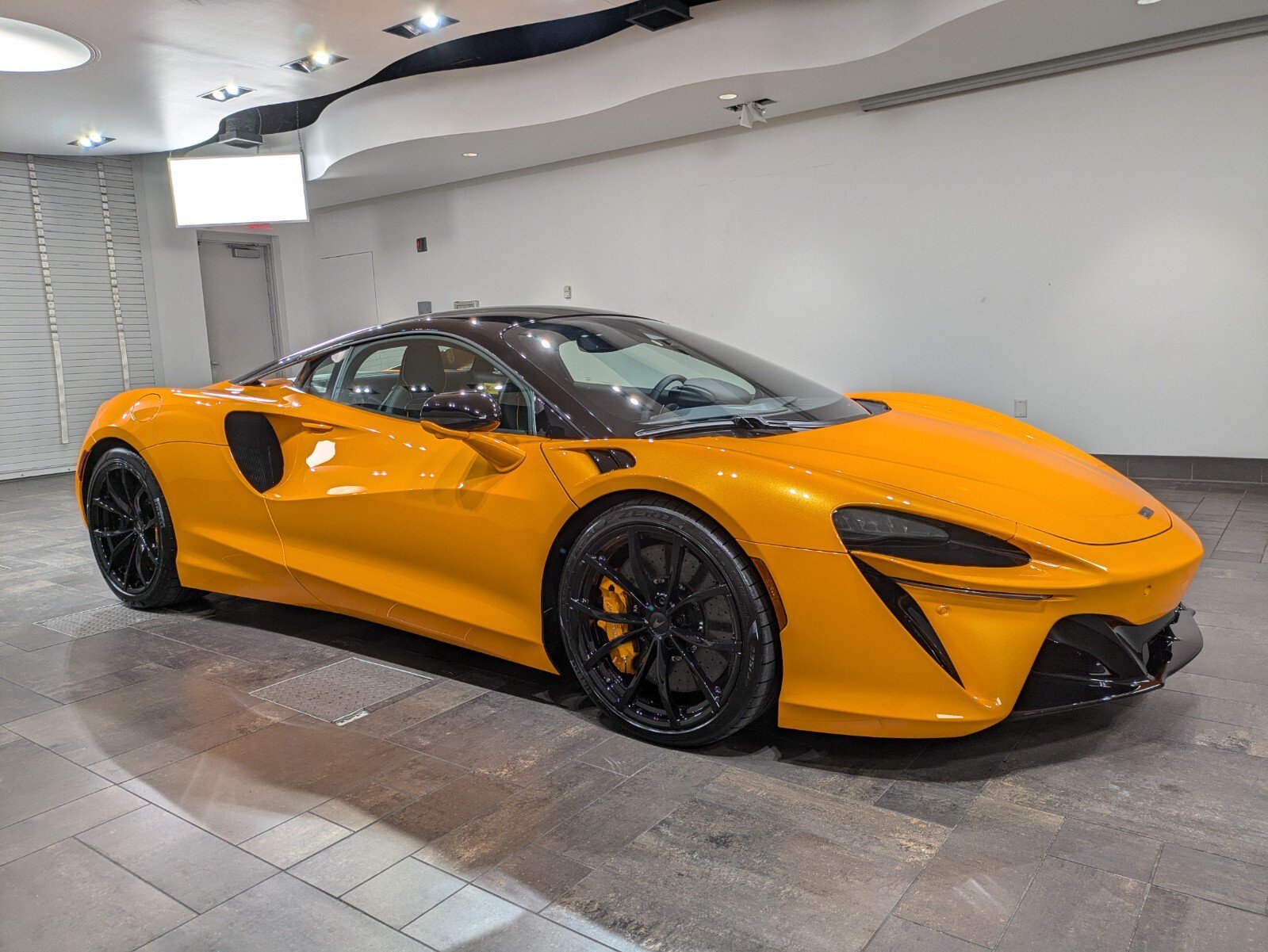 2025 McLaren Artura Vision - Photo 25