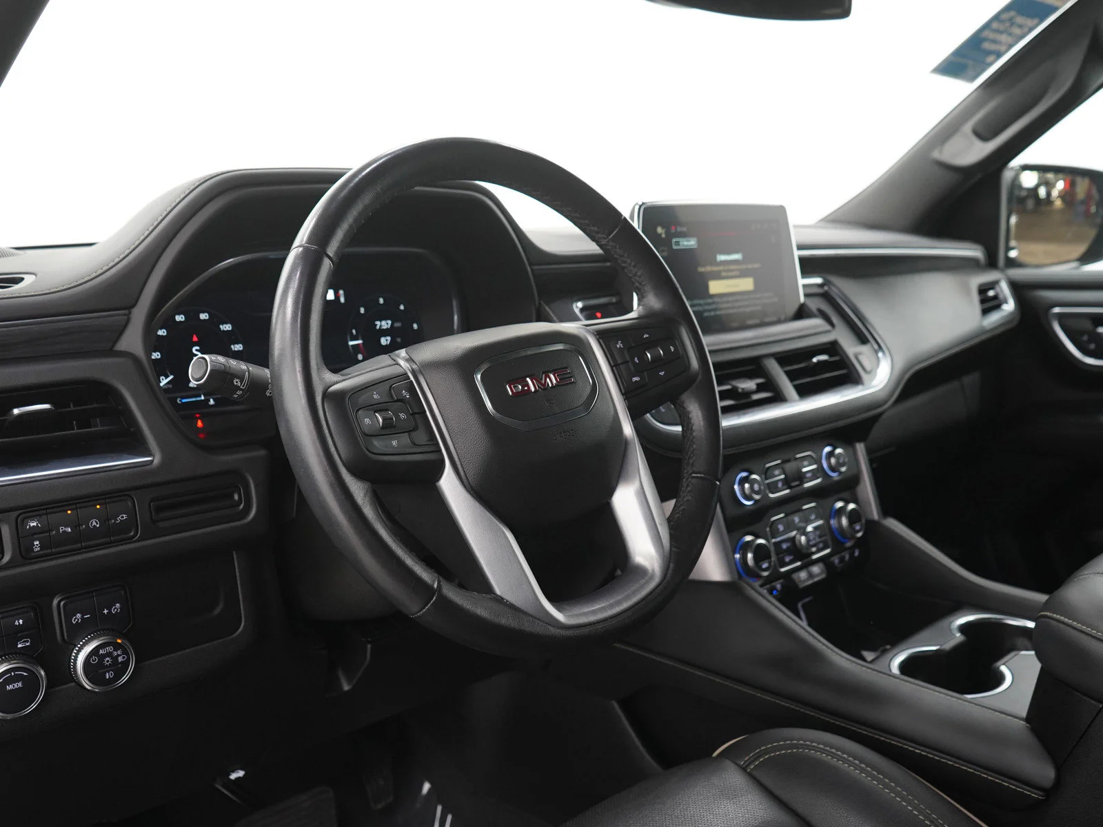 2022 GMC Yukon SLT - Photo 26