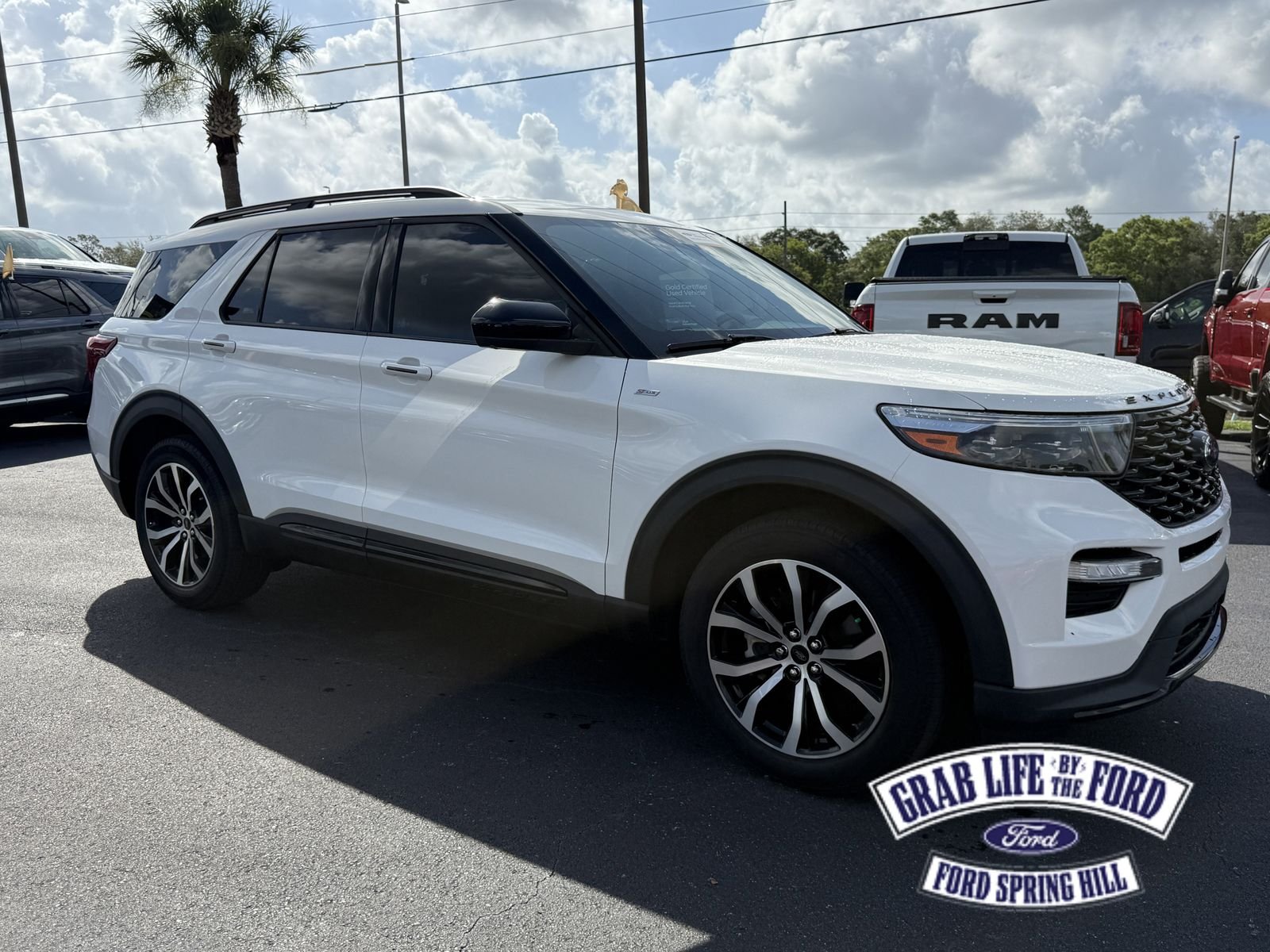 2022 Ford Explorer ST-LINE RWD's photo