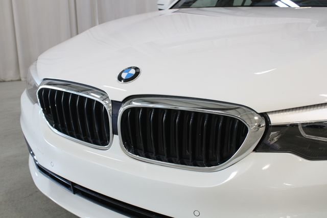 Used 2020 White BMW 530i xDrive image 33