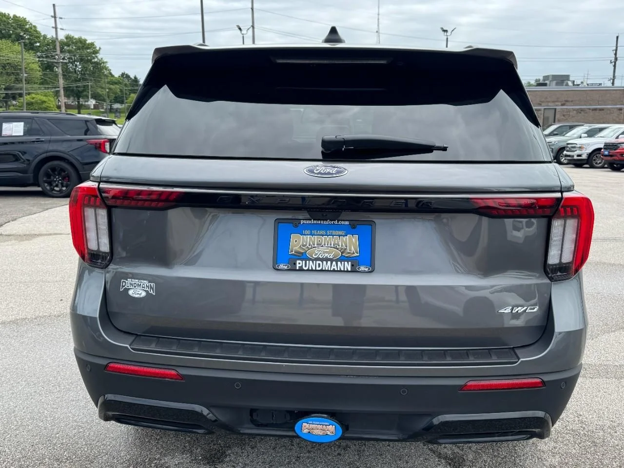 Used 2025 Carbonized Gray Metallic Ford ST-Line 4WD image 4
