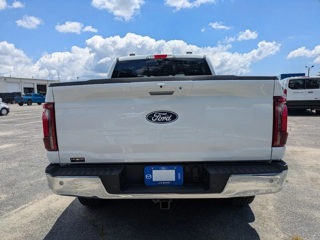 New 2026 Oxford White Ford Lariat image 5