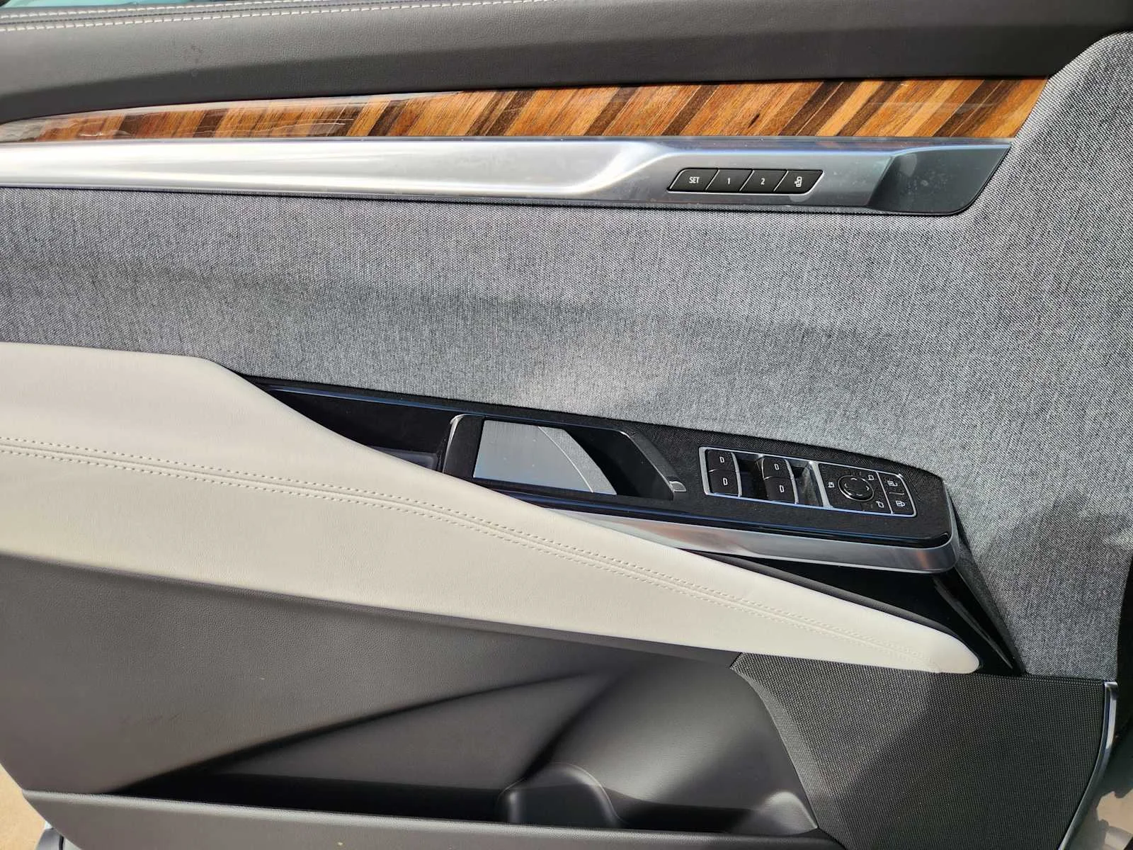 2026 Cadillac Escalade Platinum Sport - Photo 15
