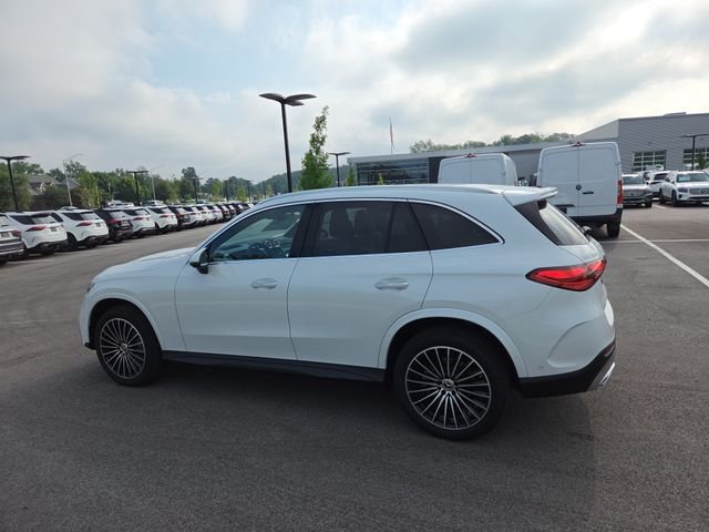 New 2027 MANUFAKTUR Moonlight White Metallic Mercedes-Benz GLC300 image 6