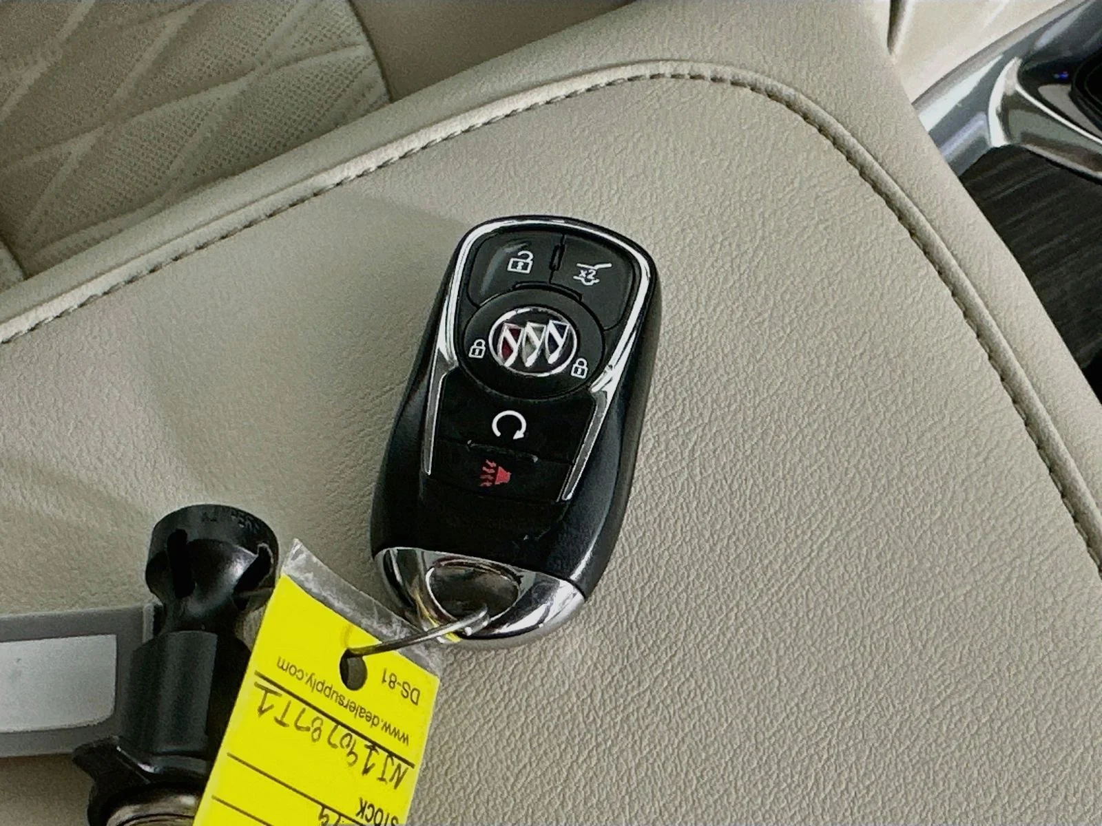 Used 2022 Red Buick  image 46