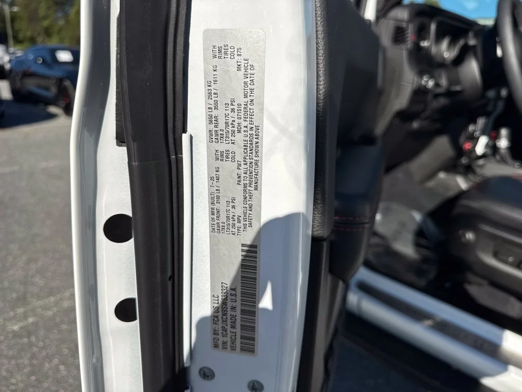Used 2025 White Jeep Rubicon X image 26