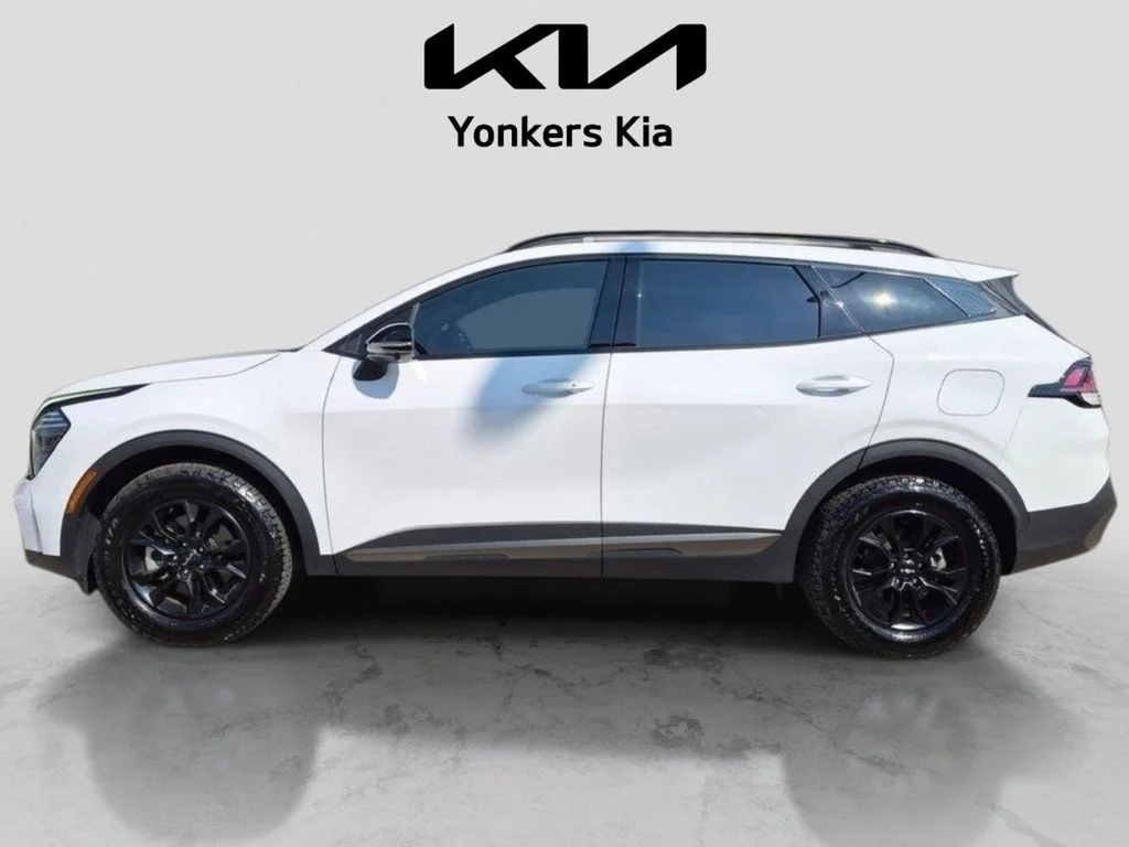 Used 2023 White Kia X-Pro Prestige image 11