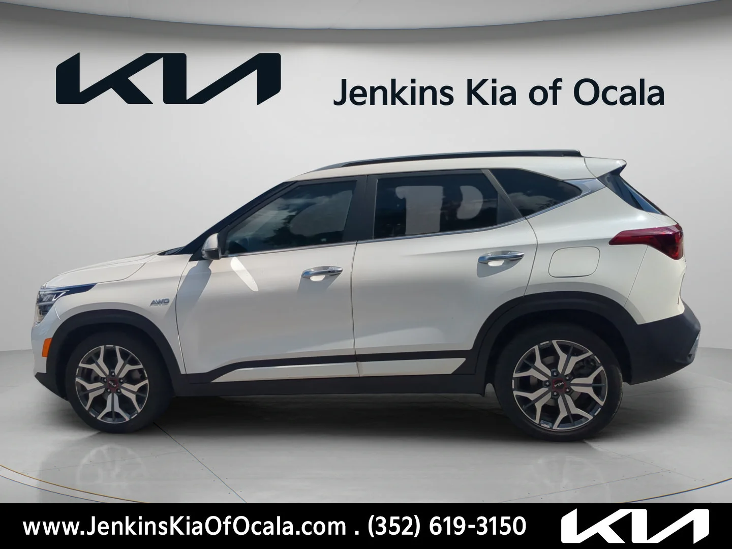Used 2023 Snow White Pearl Kia SX image 11
