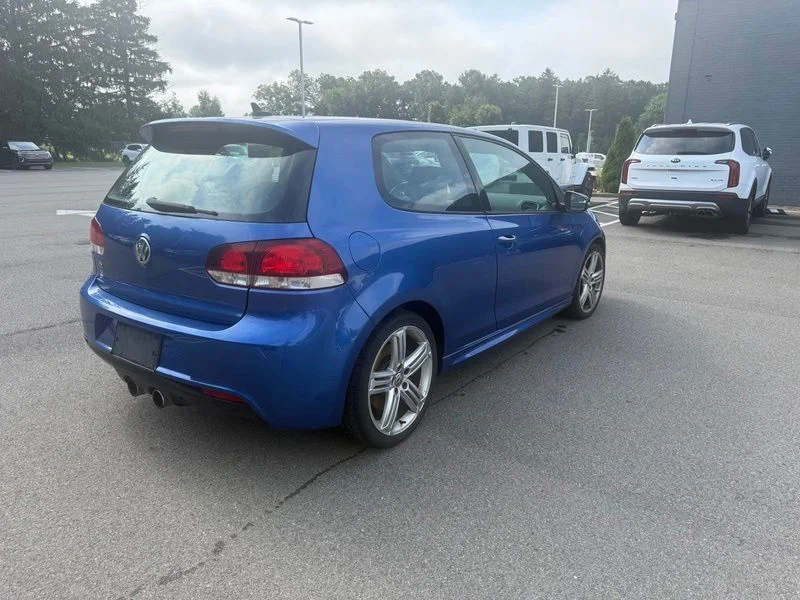 Used 2012  Volkswagen R image 6